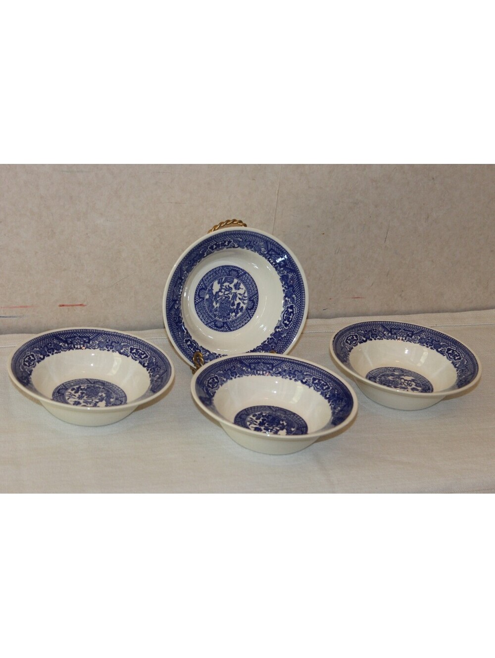 Vintage Royal China Blue Willow Coupe Cereal Bowls Set of 4